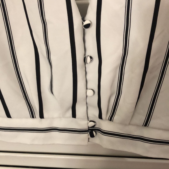 Open back striped crop top. Size L. - Picture 2 of 3